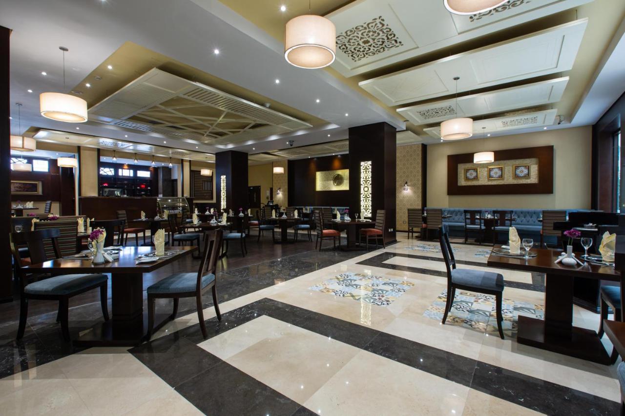 Triumph Plaza Hotel Kairo Bagian luar foto