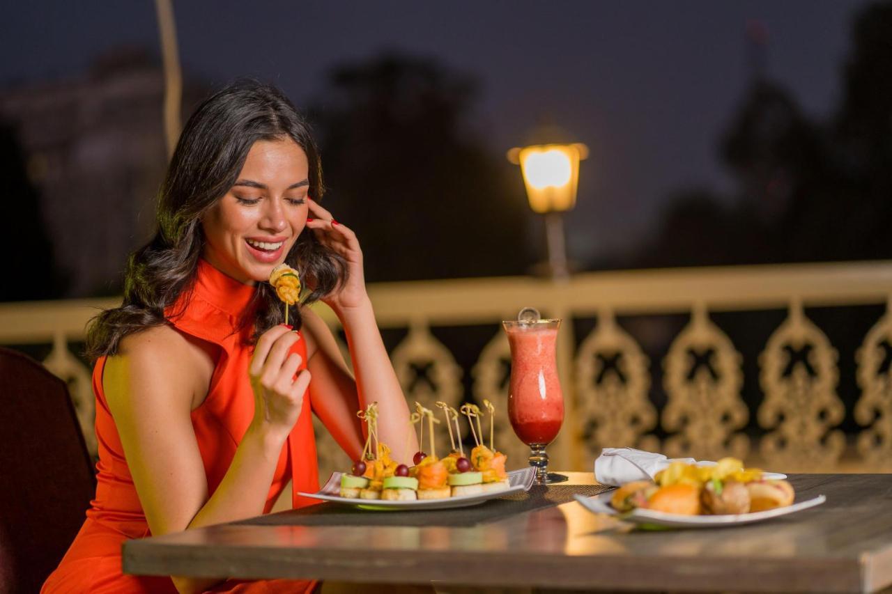 Triumph Plaza Hotel Kairo Bagian luar foto