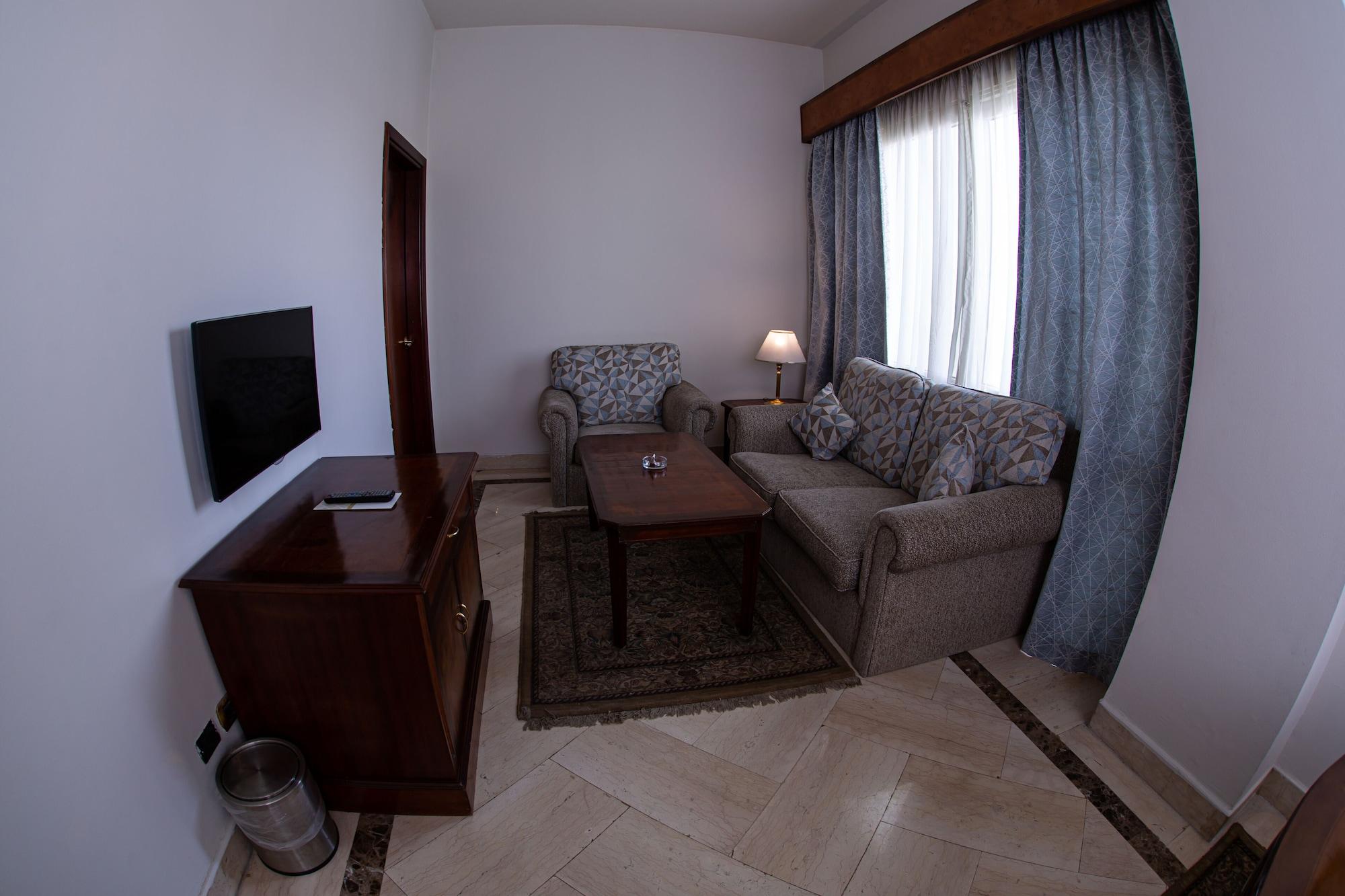 Triumph Plaza Hotel Kairo Bagian luar foto
