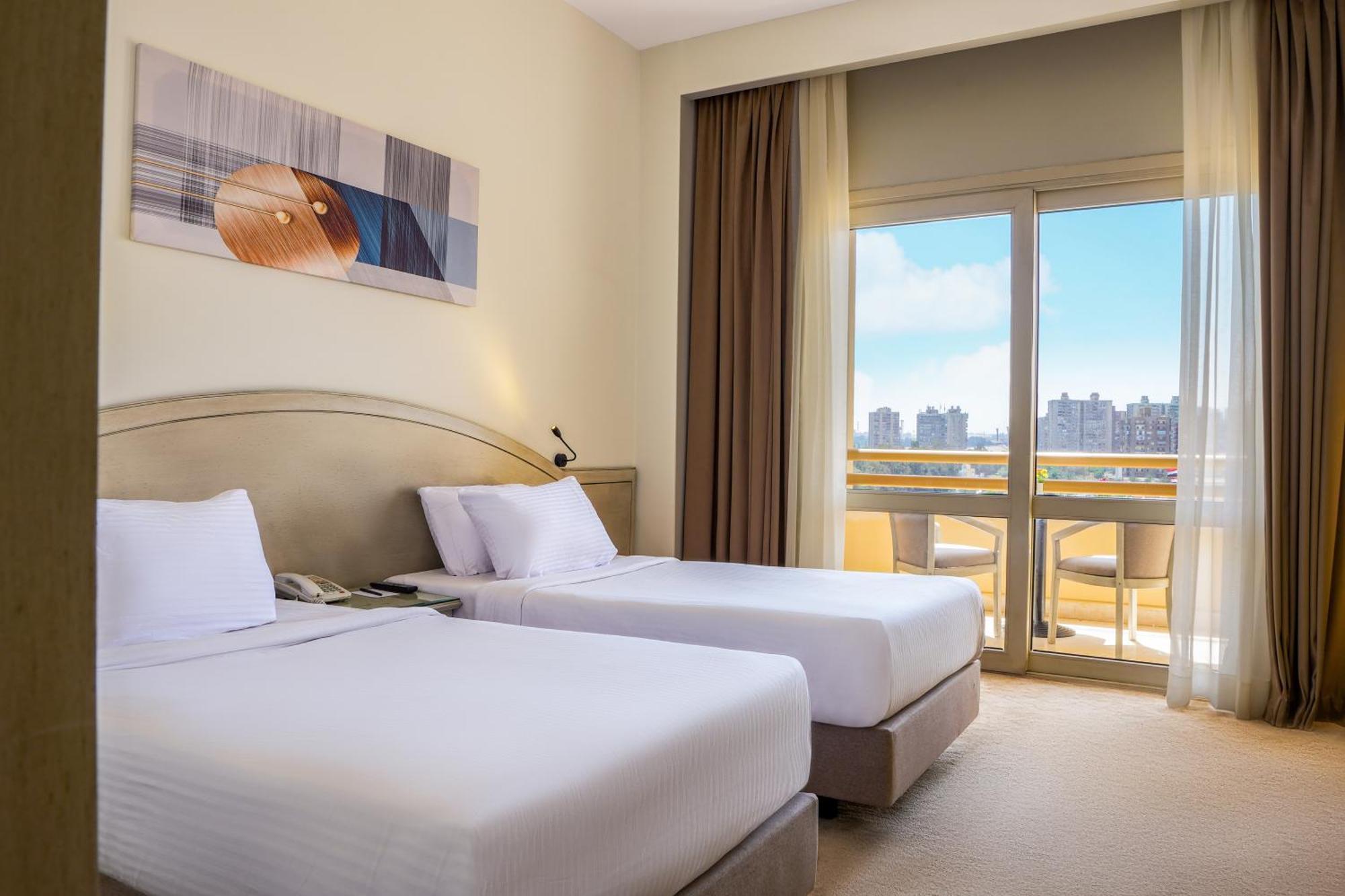 Triumph Plaza Hotel Kairo Bagian luar foto