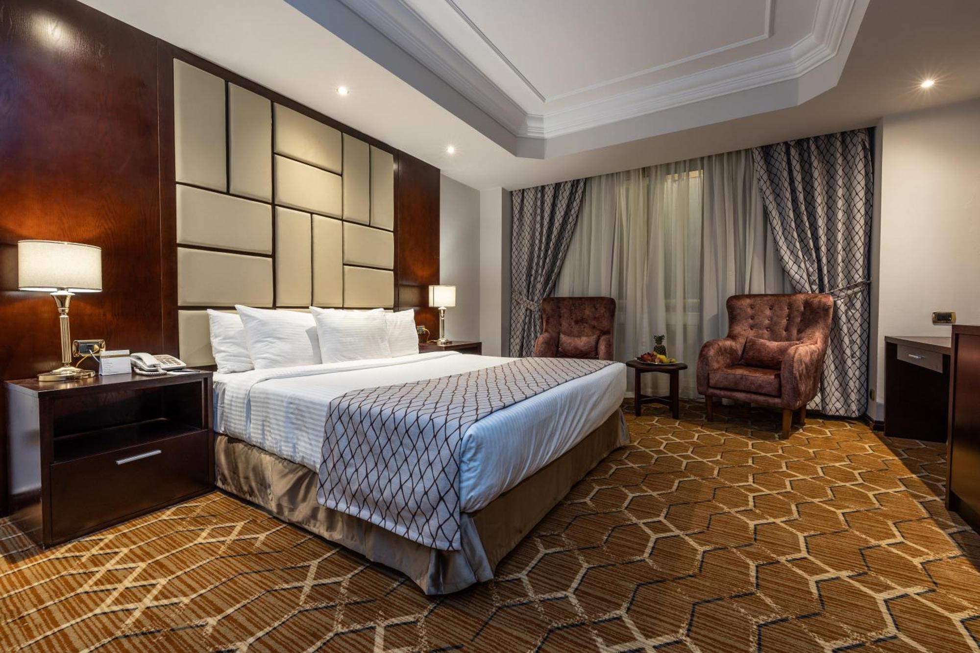 Triumph Plaza Hotel Kairo Bagian luar foto